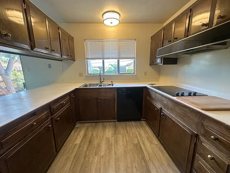 9206 Thilow Dr — Photo 9