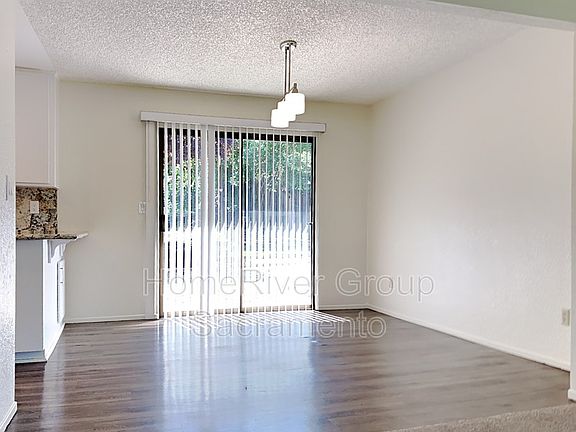 5th image of 105 Winchester Ct