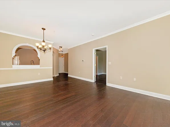 2500 Waterside Dr Unit 202, Frederick, MD 21701