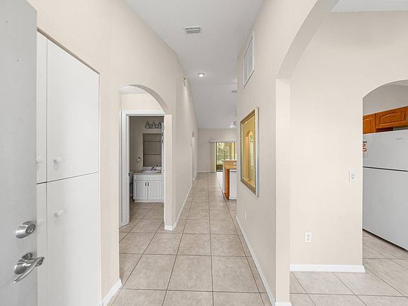 4th image of 1701 SE 24th Rd APT 1702