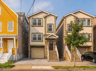704 S Park St, Elizabeth, NJ 07201