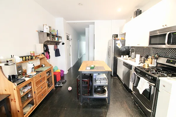 Rented by True Real Estate Group | media 9