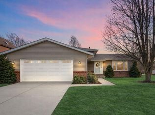 57 Worchester Dr, Valparaiso, IN 46383