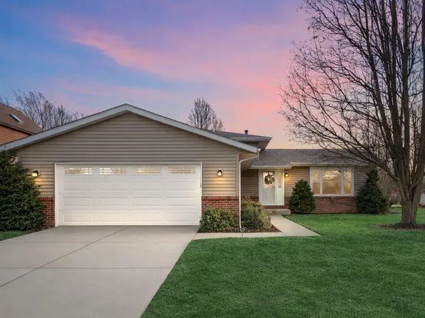 57 Worchester Dr, Valparaiso, IN 46383