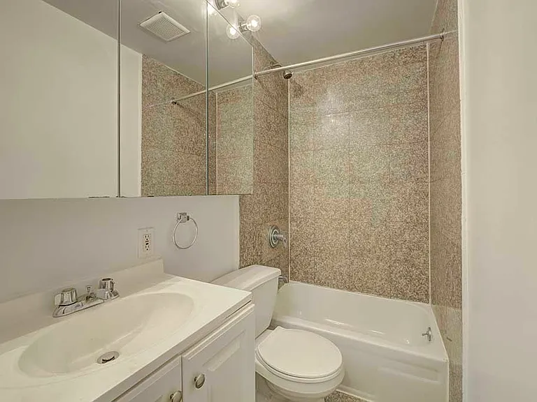 7 Carmine St #22 — Photo 4