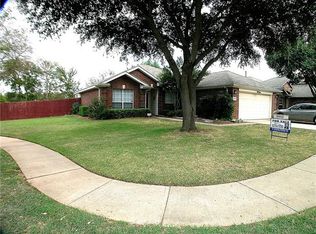2402 Graystone Ln, Corinth, TX 76210