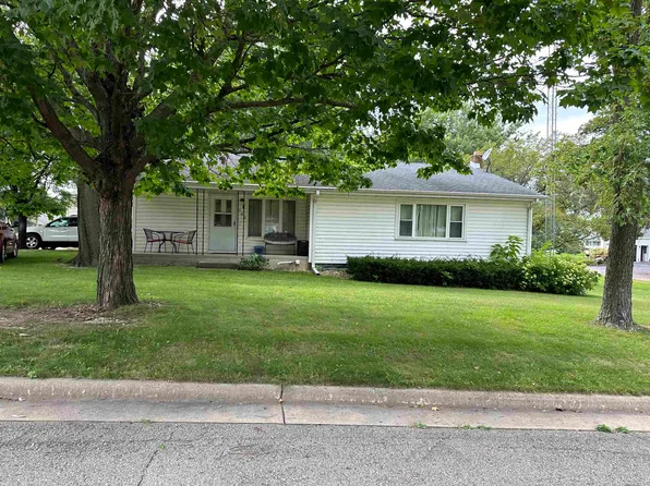 365 N Jackson St, Wyocena, WI 53969