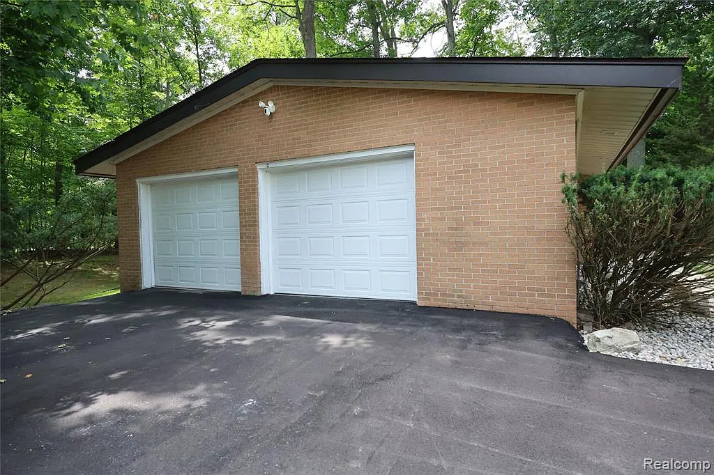 3 bed, 1.5 bath, 1484 sqft, $1,950 — Photo 3