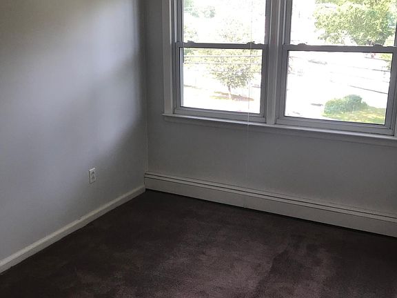 3rd image of 420 Broughton Ave