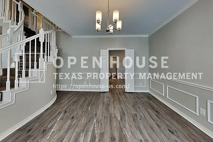 2129 Carrington Ave — Photo 10