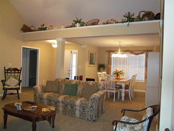 3rd image of 2324 W Park Dr