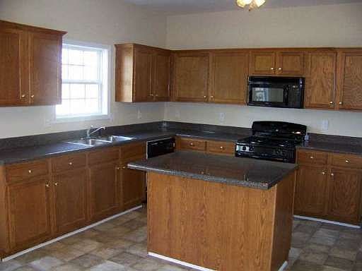 2nd image of 4860 Ferncrest Pl