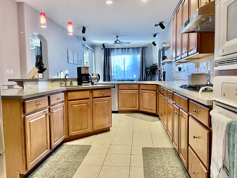 291 Orcutt Cir — Photo 8