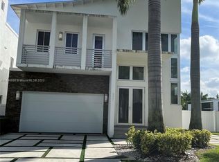 3341 NW 84th Ct, Doral, FL 33122