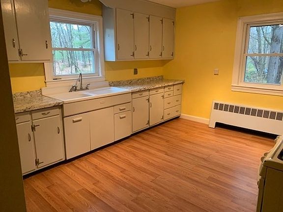 3rd image of 41 Harwood Ave