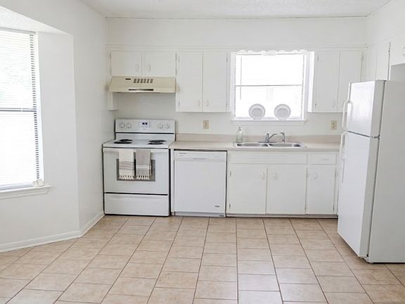 4th image of 3906 Madison Dr