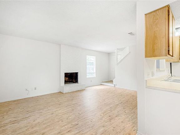 3rd image of 9604 Carson Creek Blvd