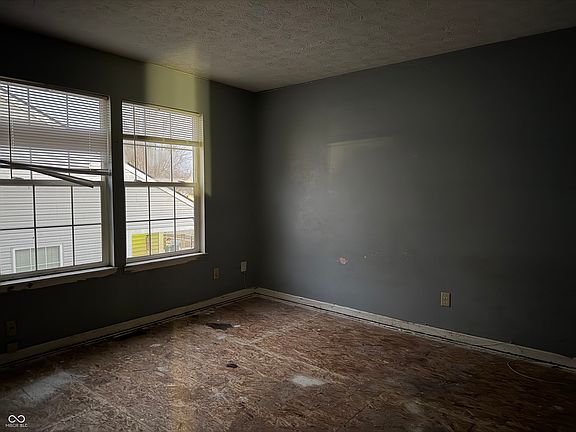 4th image of 8427 Country Meadows Dr