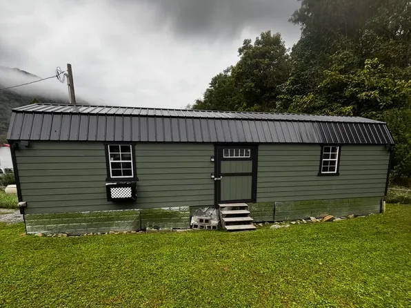 227 Back Fork St, Webster Springs, WV 26288