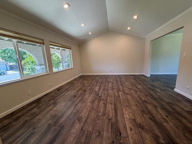5039 Blackbird Way — Photo 4