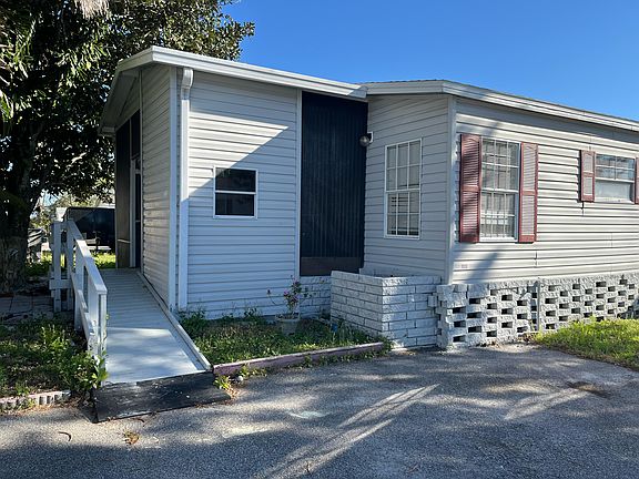 5th image of 14135 Hunter Grove Dr #17