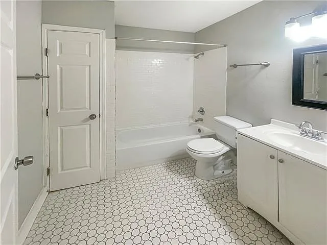 1803 S Rendon St — Photo 2