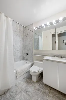 Rented by R New York | media 6