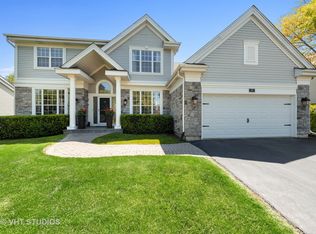 800 Foxmoor Ln, Lake Zurich, IL
