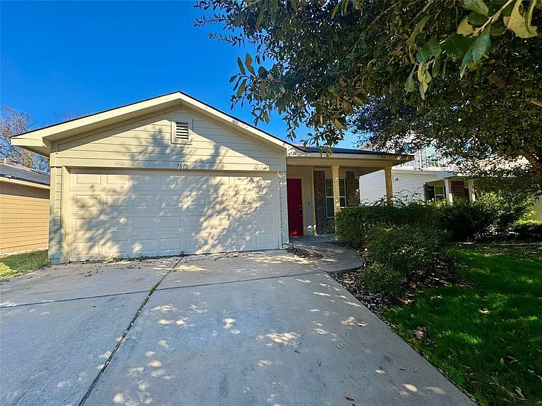 7812 Duber Ln — Photo 1