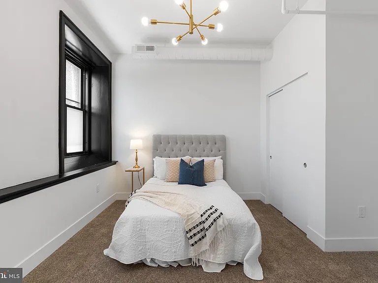 240 Hermitage St #102 — Photo 20