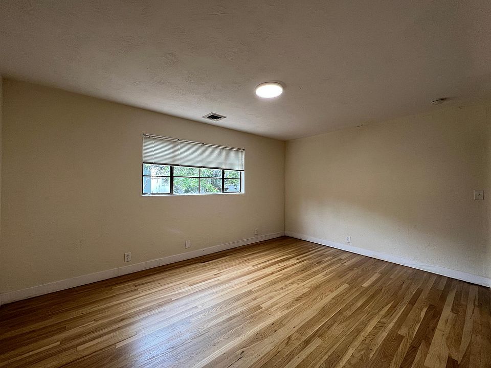 1st image of 2547 Le Conte Ave #2547