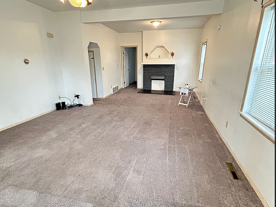 1st image of 318 Laurel Oak St #318
