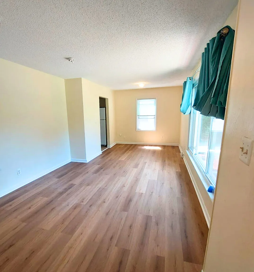 2 bed, 1048 sqft, $1,600 — Photo 3