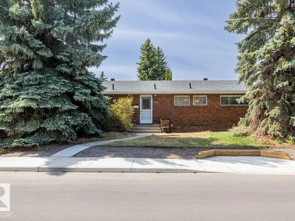 9732 64th St NW, Edmonton, AB T6B 1R3