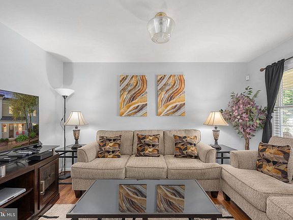 4th image of 503 Madison Ct