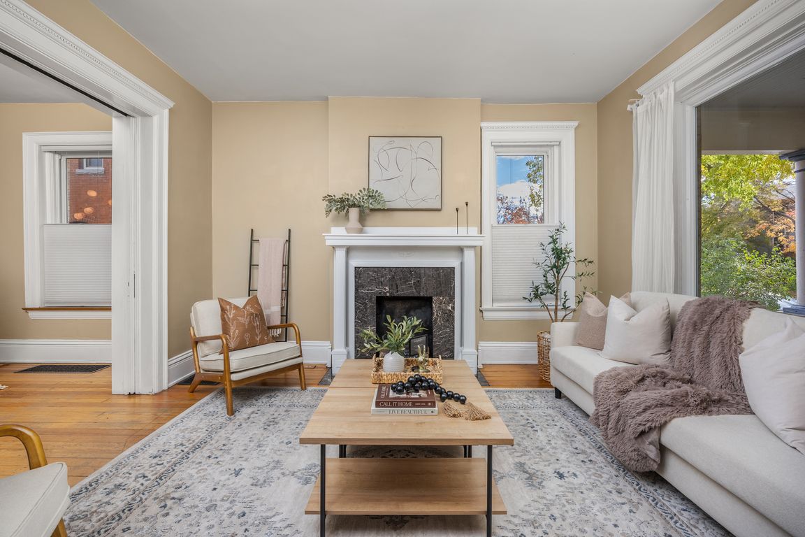 next background image