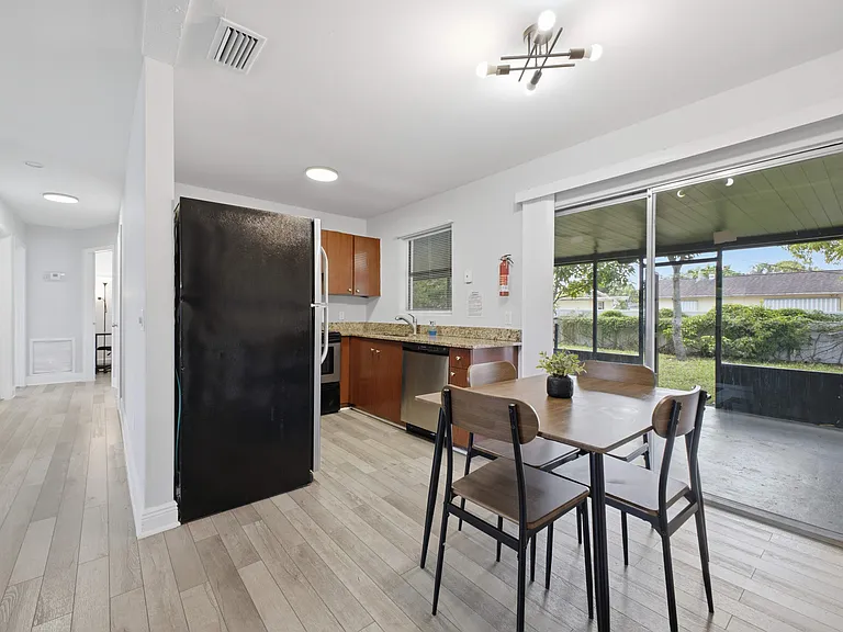 4862 Andros Dr — Photo 10