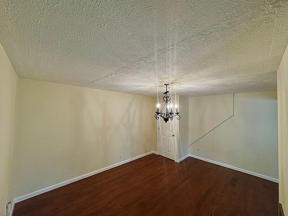 2nd image of 11 Admiral Ln #1
