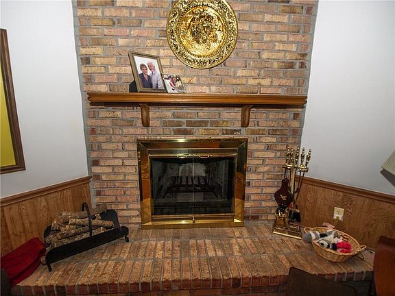 3rd image of 4424 Apex Dr
