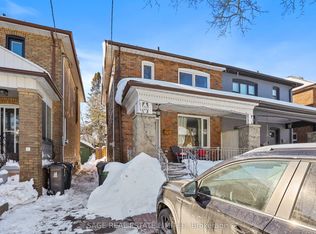 26 Roseneath Gdns #2, Toronto, ON M6C 3X6