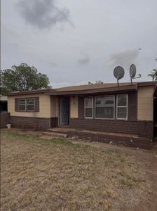 706 12th St, Shallowater, TX, 79363