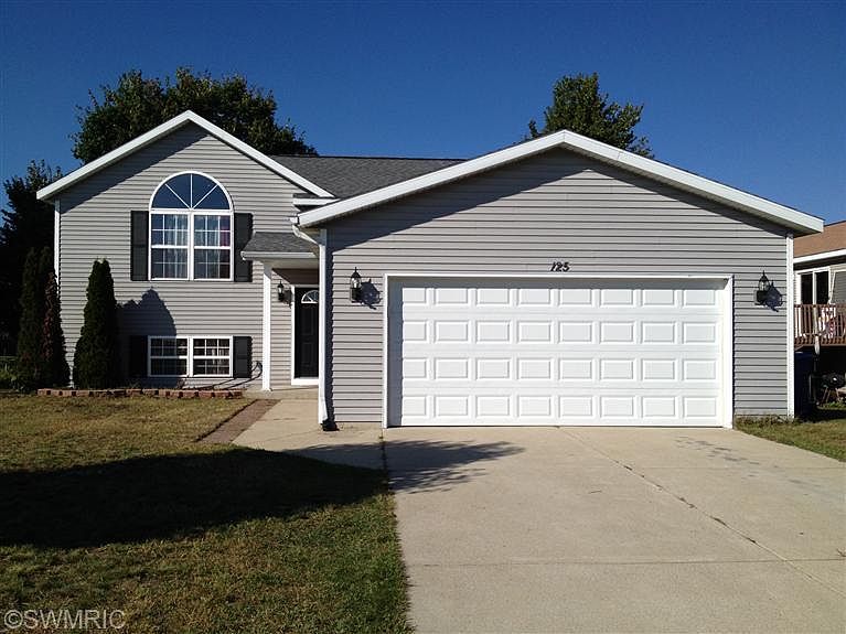 1st image of 125 Depot Ln