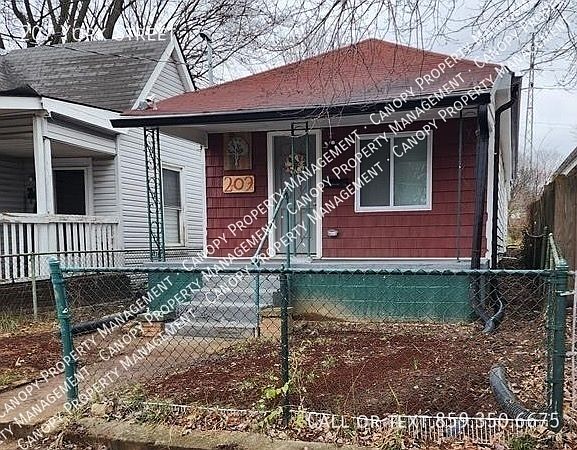 1st image of 207 York St