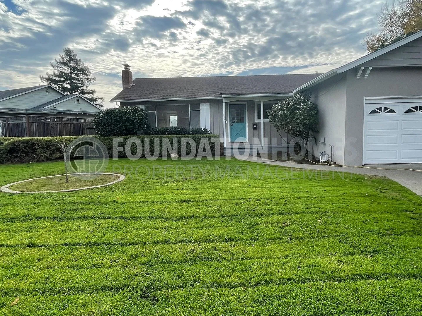 Charming 3 Bedroom Pleasant Valley Ranch Home! Solar! Fenced Yard! Foundation — Photo 1