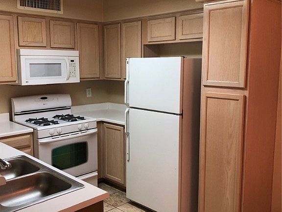 5th image of 3046 Tarpon Dr Unit 103