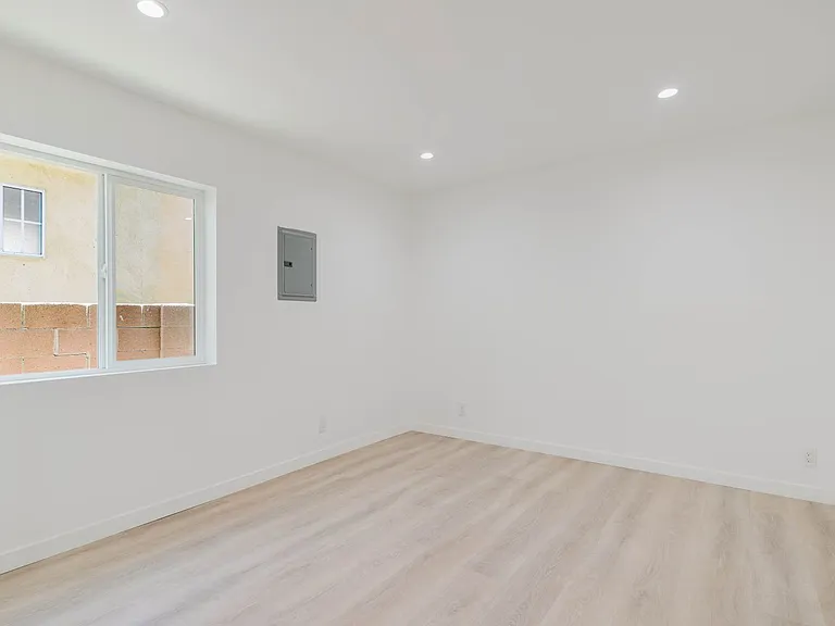 13138 Corcoran St — Photo 14