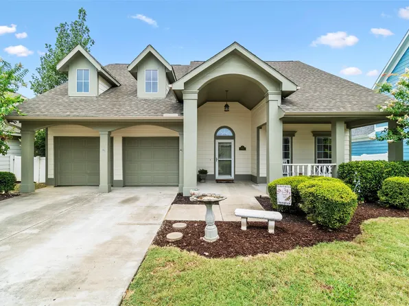 1101 Wisteria Ln, Aubrey, TX 76227