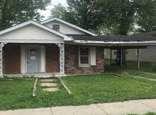 703 S Bentley St, Marion, IL 62959