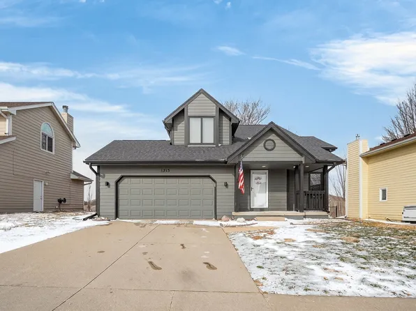 1213 N 7th St, Indianola, IA 50125