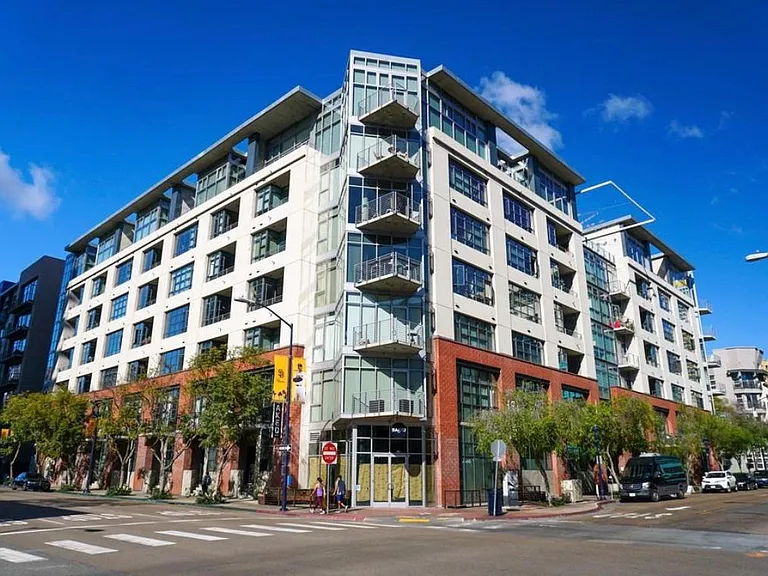 1050 Island Ave — Photo 43